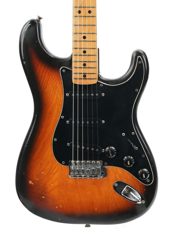 Fender Stratocaster Sunburst 1979 (Elektrische Gitaren), Muziek en Instrumenten, Snaarinstrumenten | Gitaren | Elektrisch, Solid body