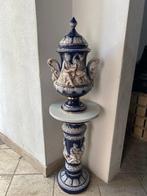 Geïnspireerd door de antieke stijl Altaarvat (2) - Creamware