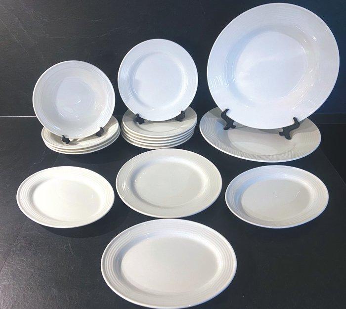 Villeroy & Boch - Bord (16) - Adriana - Porselein - Borden, Antiek en Kunst, Antiek | Meubels | Tafels