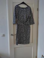travelstof zwart-witte panterprint jurk EXPRESSO maat 44, Kleding | Dames, Jurken, Ophalen of Verzenden, Zo goed als nieuw, Maat 42/44 (L)