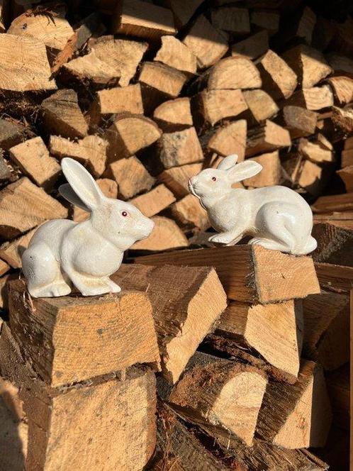 Beeldje - Set of Two White Rabbit Sculptures – Elegant and, Antiek en Kunst, Curiosa en Brocante
