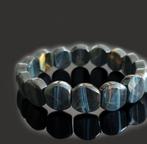 haviksoog. Natuurlijke, onbehandelde steen. Facettiert