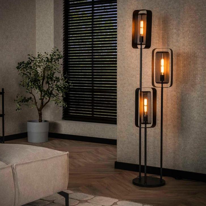*WOONWINKEL* Vloerlamp Van Metaal, Huis en Inrichting, Lampen | Vloerlampen, Nieuw, Verzenden