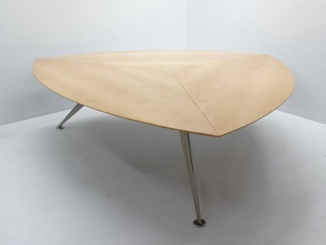 Vergadertafel Twinform -  Ø240cm - beuken fineer gelakt -, Huis en Inrichting, Tafels | Eettafels, Gebruikt, Ophalen of Verzenden
