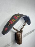 Koeienbel met handbeschilderde houten kap – gesigneerd door, Antiek en Kunst