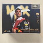 Red Bull Racing - Max Verstappen - 2024 - Schaal 1/2 helm, Verzamelen, Automerken, Motoren en Formule 1, Nieuw