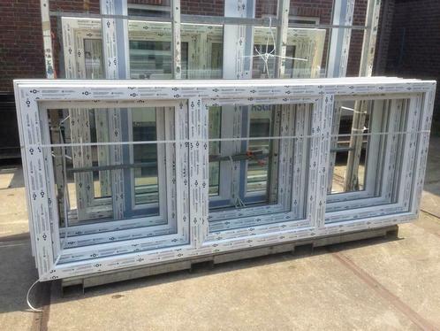 Kunststof Dakkapel kozijnen op voorraad vanaf €270, Doe-het-zelf en Verbouw, Kozijnen en Schuifpuien, 75 tot 150 cm, Inclusief glas
