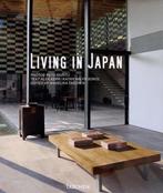 Living in Japan 9783822845943 Kerr, Verzenden, Zo goed als nieuw, Kerr