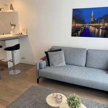 Gemeubileerde studio met wasmachine en wifi in stadscentrum beschikbaar voor biedingen