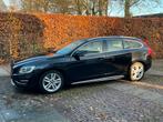 Volvo V60 D6 215pk Plug-in Hybrid 2013 Zwart, Auto's, Automaat, Euro 5, Gebruikt, Beige