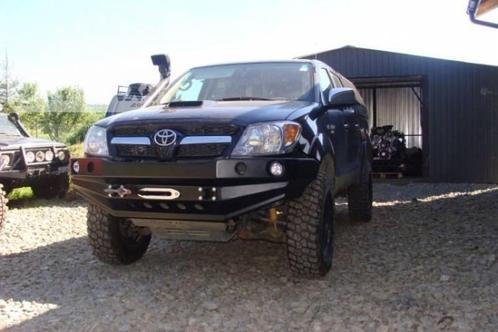 F4X4 - VOORBUMPER TOYOTA HILUX 08-11 zonder bullbar, Auto-onderdelen, Carrosserie en Plaatwerk, Ophalen of Verzenden