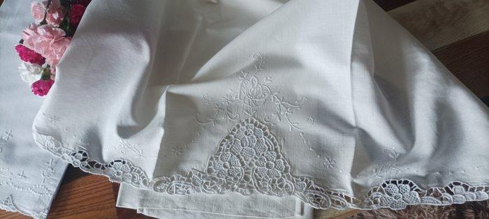 Elegante gordijnen of handdoeken voor in de badkamer, met, Antiek en Kunst, Antiek | Kleden en Textiel