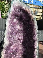 amethist Geode - Hoogte: 53 cm - Breedte: 33 cm- 30 kg - (1), Verzamelen, Mineralen en Fossielen