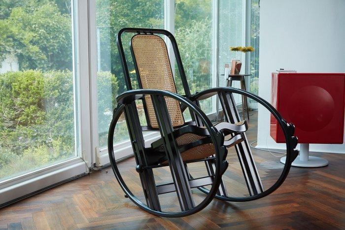 Wittmann Austria - Antonio Volpe - Schommelstoel - Egg Stoel, Antiek en Kunst, Antiek | Meubels | Stoelen en Banken