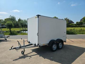 ** Humbaur Gesloten wagen 3.05 x 1.50 x 1.80h nieuwstaat ** beschikbaar voor biedingen