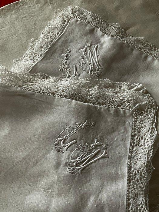 Vroeg 20e eeuwse linnen kussenhoezen met initialen L.W. -, Antiek en Kunst, Antiek | Kleden en Textiel