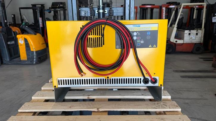 Lader Energic Plus 48V 100A nieuw op voorraad, Zakelijke goederen, Machines en Bouw | Heftrucks en Intern transport, Overige typen