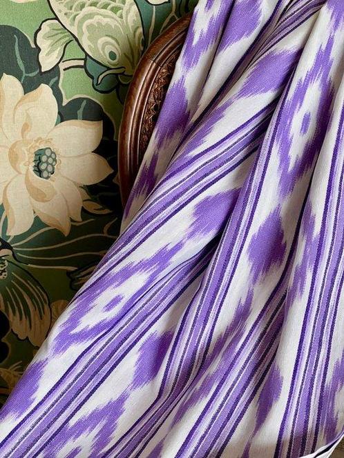Groot stuk ikat etnische bedrukte stof voor decoratie en, Antiek en Kunst, Antiek | Kleden en Textiel