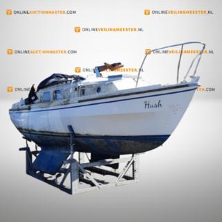 Zeilboot beschikbaar voor biedingen