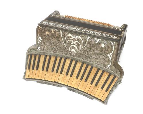 Een accordeon, Paolo Soprani, Italy, 20e eeuw, Muziek en Instrumenten, Accordeons, Gebruikt