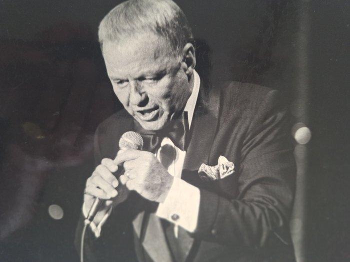 James Andeson - Frank Sinatra-Monegasque Red Cross gala., Antiek en Kunst, Kunst | Designobjecten