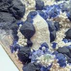 BLAUWE FLUORIET op MELKKWARTS, esthetisch en elegant