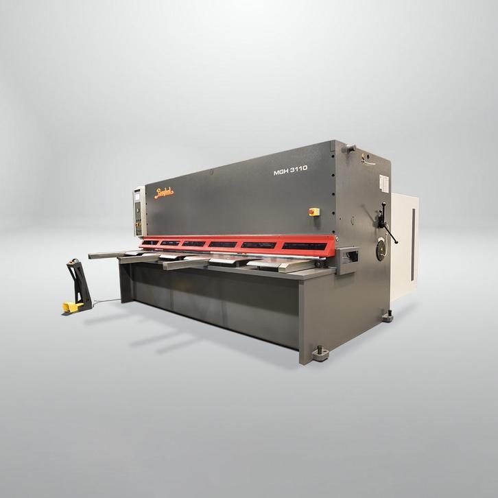 Knipbank plaatschaar BAYKAL MGH van 3m 6mm tot 4m 20mm, Zakelijke goederen, Machines en Bouw | Metaalbewerking