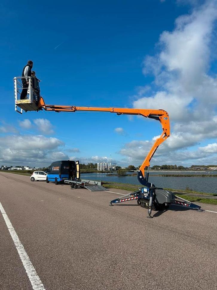 Te Huur Spin hoogwerker 12m compact & eenvoudig te bedienen, Diensten en Vakmensen, Verhuur | Gereedschap en Machines