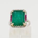 Ring - 14 karaat Witgoud - 4.36ct. tw. Smaragd - Robijn -, Nieuw