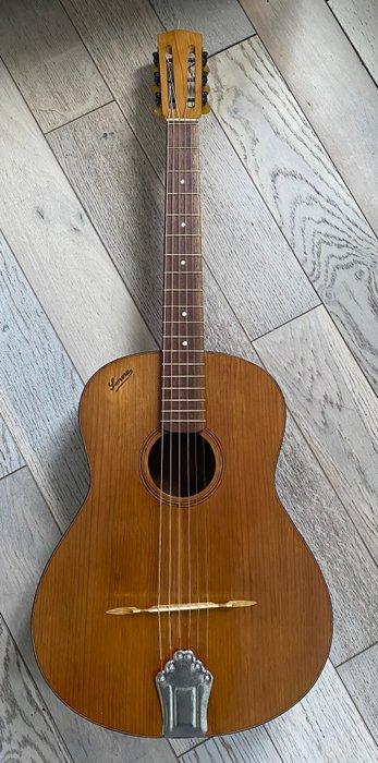 Sonora - - Akoestische gitaar - Frankrijk - 1950, Muziek en Instrumenten, Snaarinstrumenten | Gitaren | Akoestisch