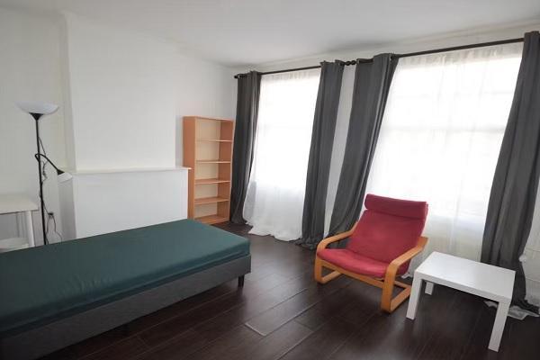 Kamer Heeswijkstraat in Voorburg, Huizen en Kamers, Kamers te huur, 20 tot 35 m², Overige regio's