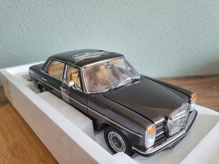 Sunstar 1:18 - Modelauto - Mercedes-Benz Strich 8 Saloon -, Hobby en Vrije tijd, Modelauto's | 1:5 tot 1:12