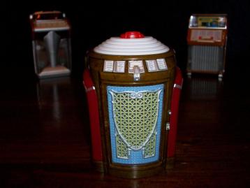 Mooie Serie Mini jukeboxen tot in de Detail... beschikbaar voor biedingen