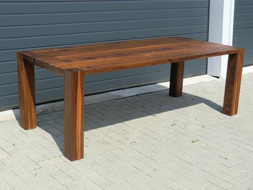 Lomba40 tafel | nieuw online in de webwinkel verkrijgbaar, Huis en Inrichting, Tafels | Eettafels, 100 tot 150 cm, 200 cm of meer