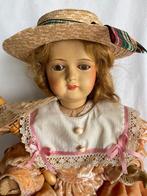 Antieke pop (50cm) met parasol en zonnehoedje - Pop, Antiek en Kunst