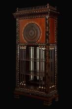 Carlo Bugatti - Vitrinekast - Been, Hout, Koper, Tin