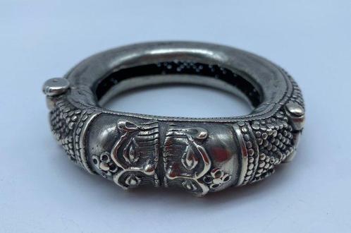 Armband uit Madhya Pradesh - Zilver - India - Begin 20e eeuw, Antiek en Kunst, Kunst | Niet-Westerse kunst