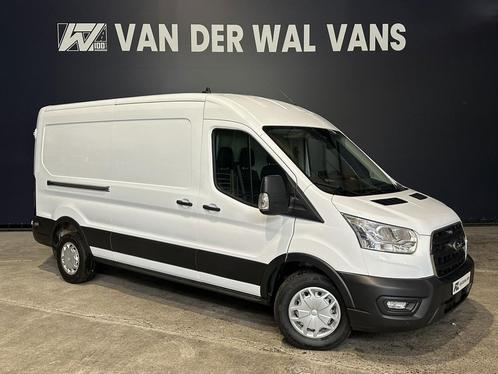 Ford Transit 2.0 TDCI 131pk L3H2 Euro6 Airco | Camera | Navi, Auto's, Bestelauto's, Dealer onderhouden, Lease, Zwart, Handgeschakeld