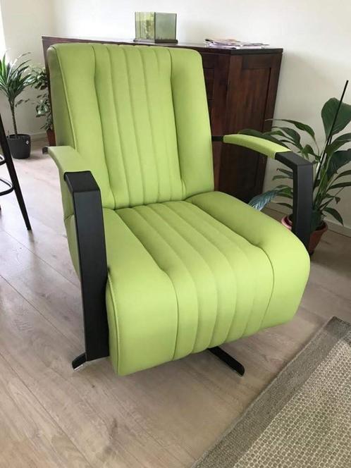 Leren draaifauteuil met stalen frame en stervoet - groen lee, Huis en Inrichting, Fauteuils, 50 tot 75 cm, 75 tot 100 cm, Nieuw