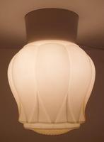 Thabur - Plafondlamp - Bloem - Opaline glas