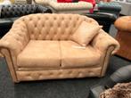 Chesterfield 2-zits Bankje – Bijna Nieuw! Beige Softleer !, Huis en Inrichting, Ophalen, CHESTERFIELD, Tweepersoons, Leer