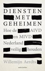 Diensten met geheimen | 9789026354120 | Willemijn Aerdts, Zo goed als nieuw, Willemijn Aerdts