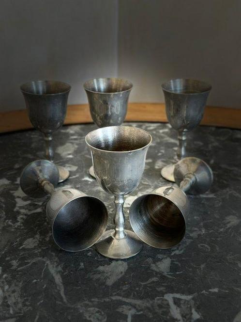 Pot - Silberkleurige kelkglazen – Set van 6 kleine bekers -, Antiek en Kunst, Antiek | Meubels | Tafels