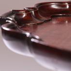 Wijntafel  salontafelhoogte ca 1870 rond en sterk geschulpt, Antiek en Kunst, Antiek | Meubels | Tafels, Ophalen of Verzenden