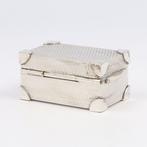NO RESERVE Hutkoffer - Pillendoosje - .950 zilver, Antiek en Kunst