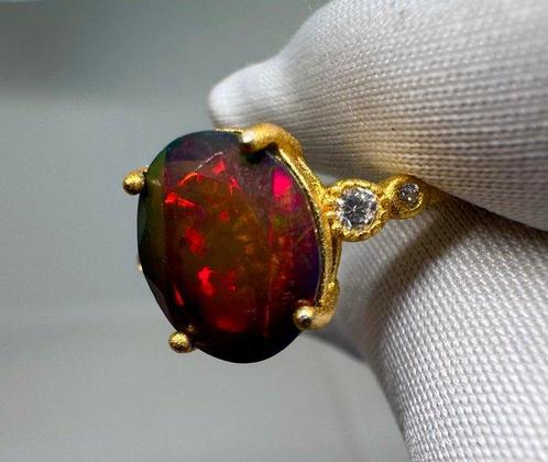 Zonder Minimumprijs Geel, Groen, Oranje, Rood Opaal - 1.55, Verzamelen, Mineralen en Fossielen