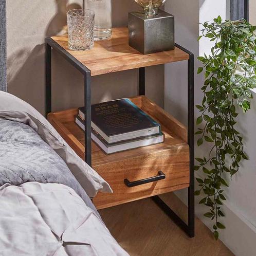 *WOONWINKEL* Smal Nachtkastje Hout En Metaal, Huis en Inrichting, Slaapkamer | Nachtkastjes, Nieuw, Verzenden