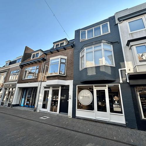 Bovenwoning met balkon en wasmachine aansluiting, ..., Huizen en Kamers, Huizen te huur, Direct bij eigenaar
