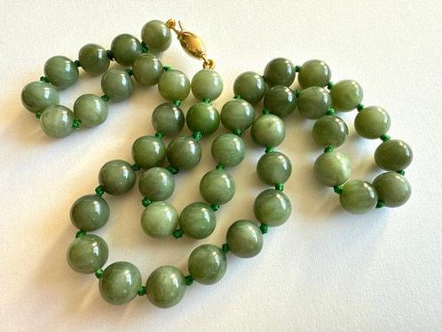 18 Karaat (750) Goud - Nefriet Jade - Halsketting, Antiek en Kunst, Kunst | Designobjecten
