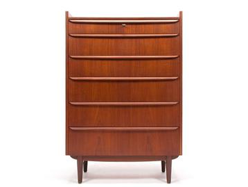 Moderne Deense Mid-Century teakhouten ladekast beschikbaar voor biedingen